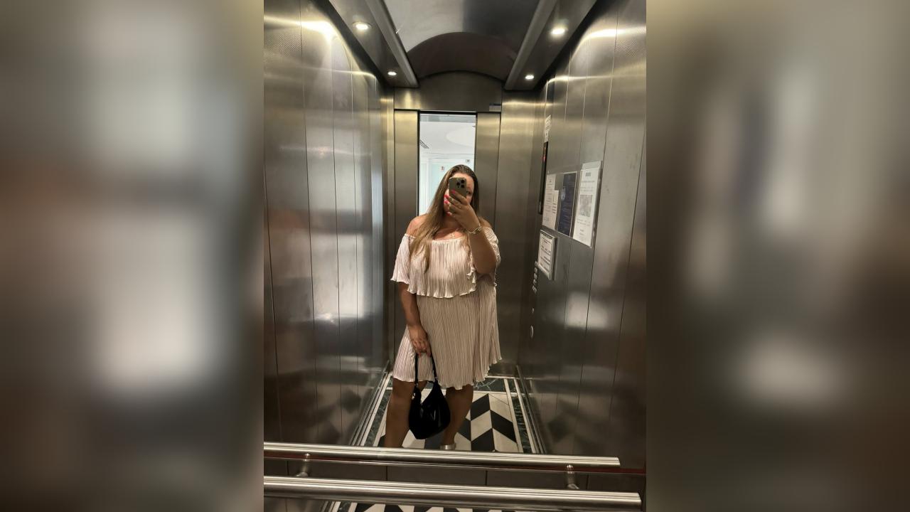 Webcam chat profile for AnnaAngelAnn: Legs, feet & shoes
