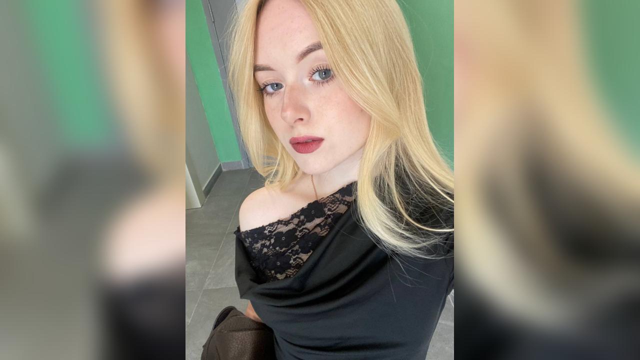 Webcam chat profile for Dashsnash: Legs, feet & shoes