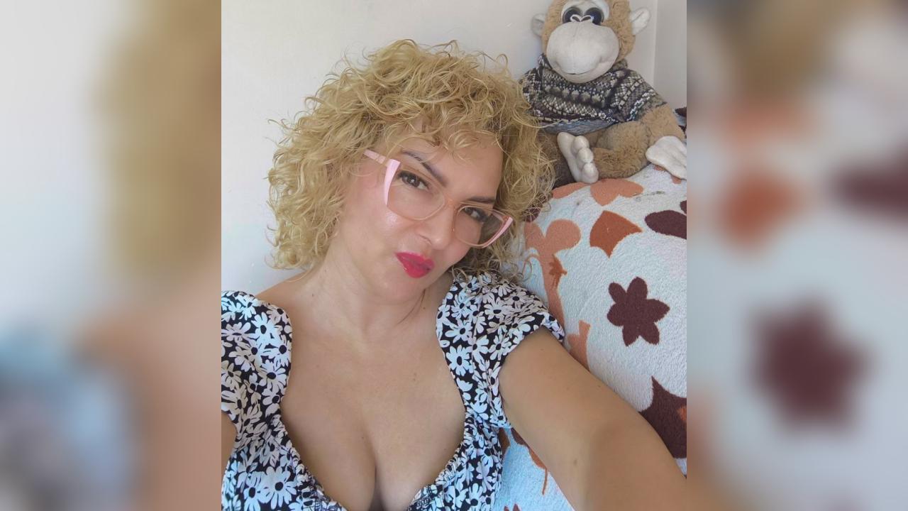 Webcam chat profile for AlexaCristal: Outfits