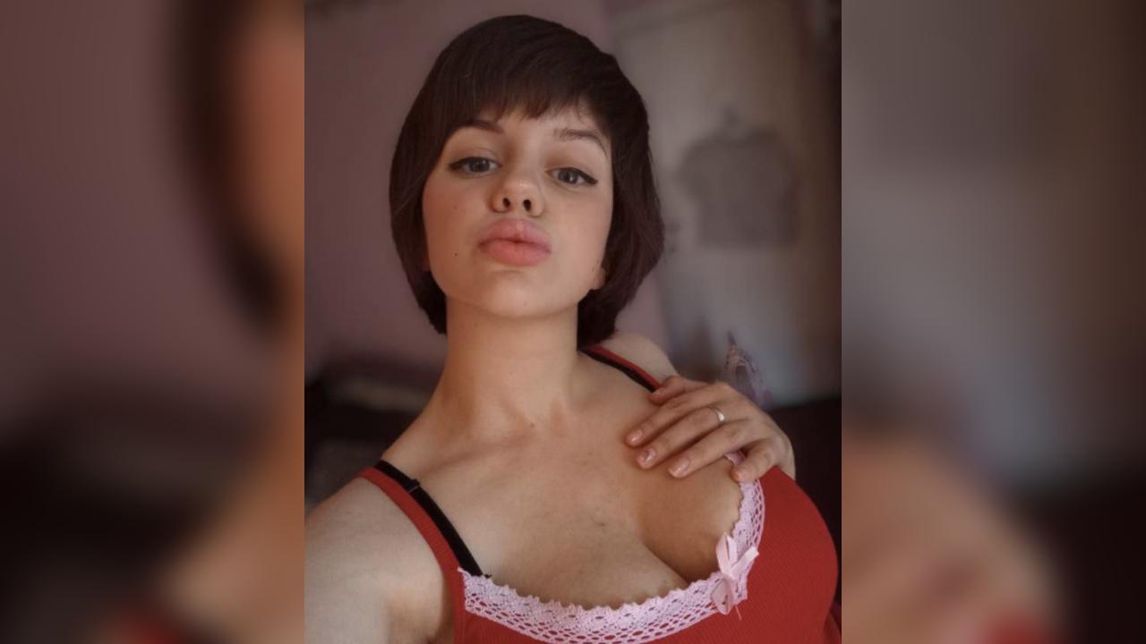 Webcam chat profile for MoonlitSiren