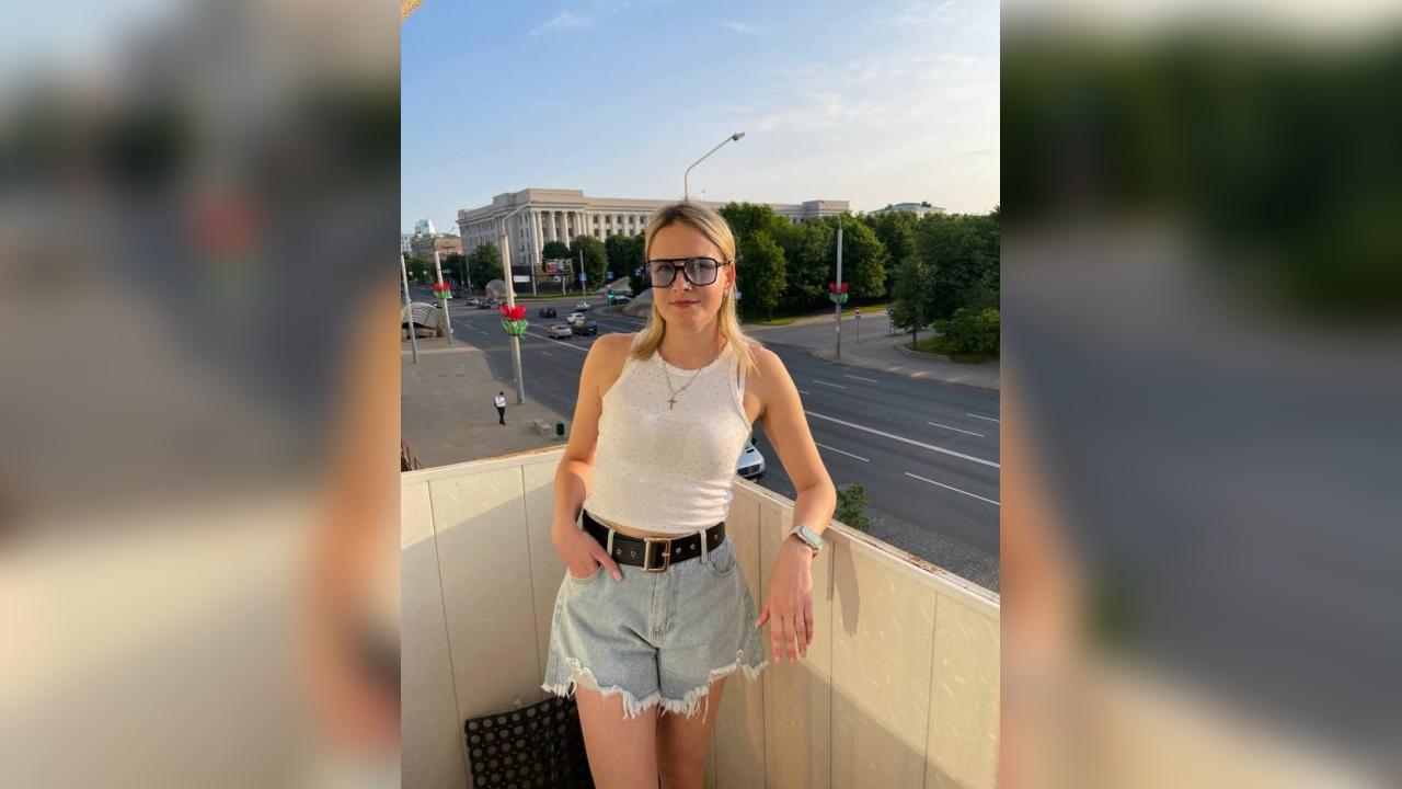 Webcam chat profile for Serenelle