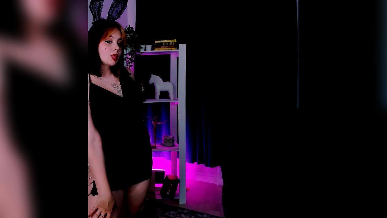Webcam chat profile for lunaali: Latex & rubber