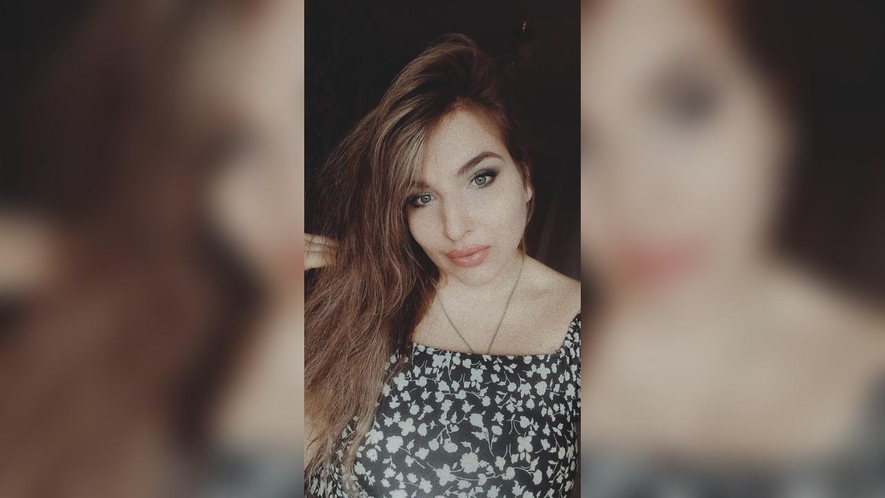 Webcam chat profile for Erynn: Ask about my Hobbies