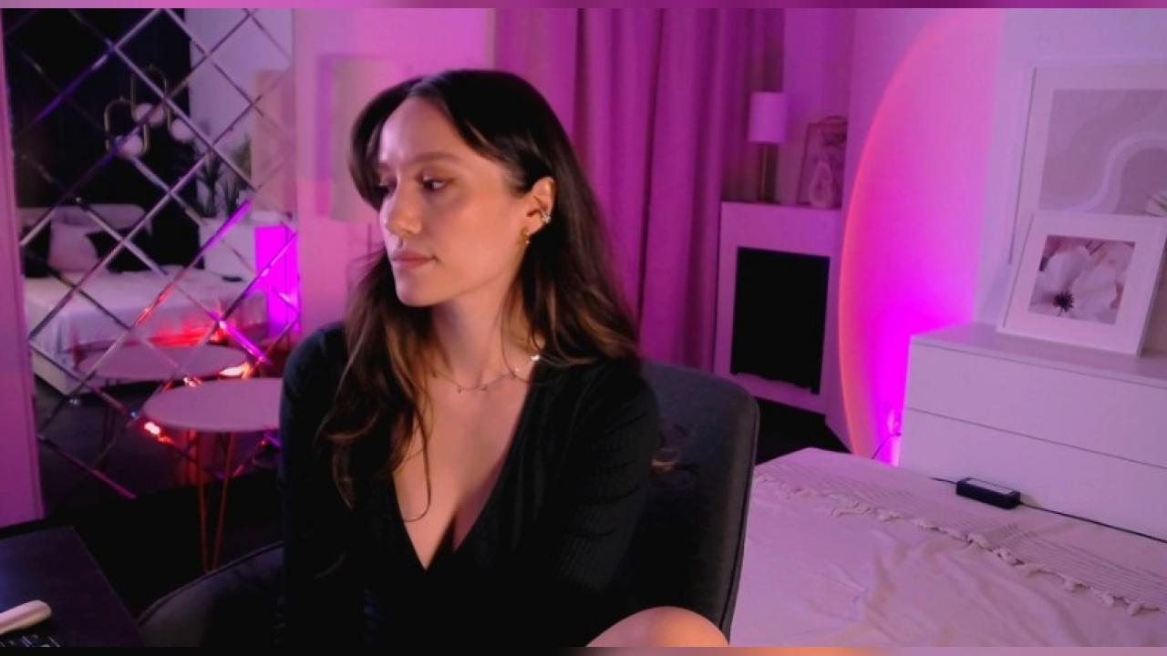 Webcam chat profile for AgnesGoddes: Legs, feet & shoes