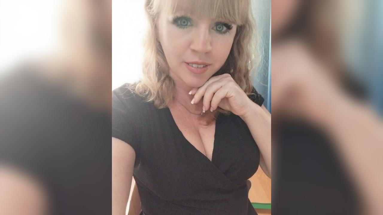 Webcam chat profile for MalvinaLanier: Legs, feet & shoes