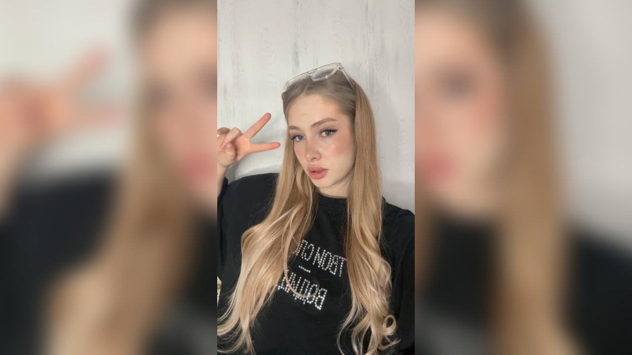 Webcam chat profile for Avianne: Ask about my Hobbies