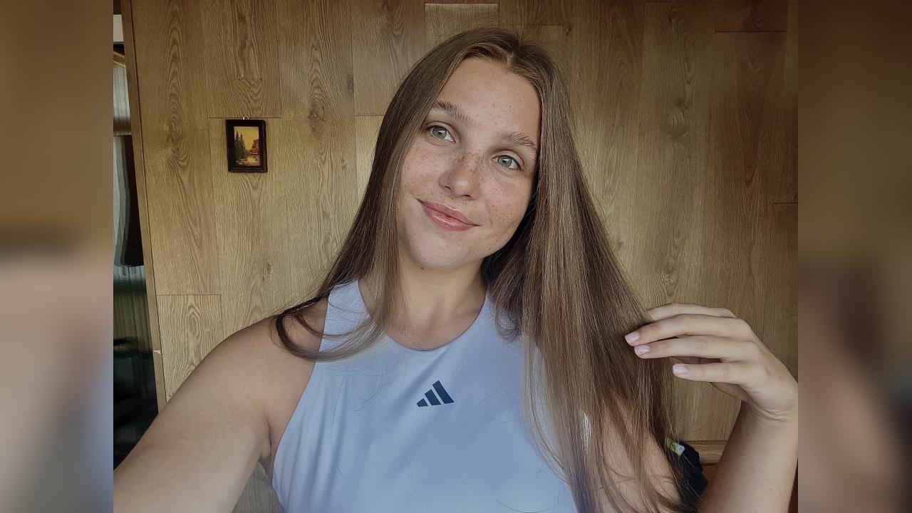 Webcam chat profile for YourStaysha: Legs, feet & shoes
