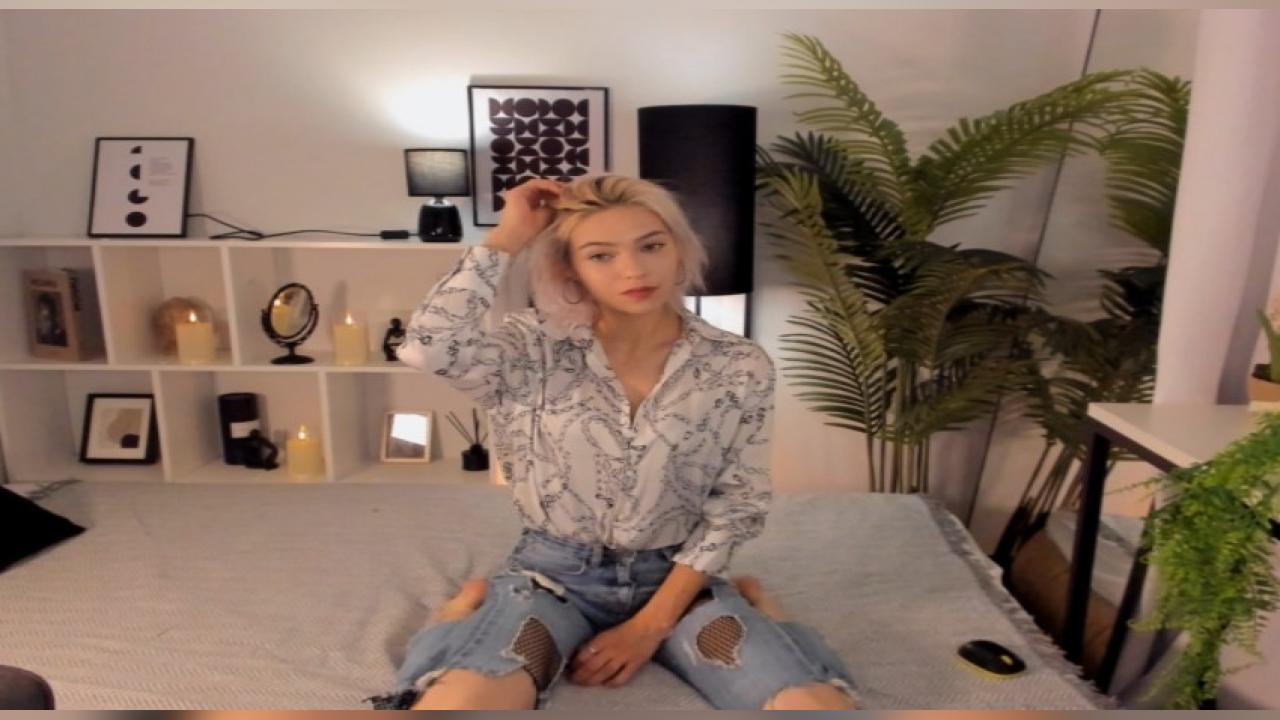 Webcam chat profile for AlysiaSun: Legs, feet & shoes