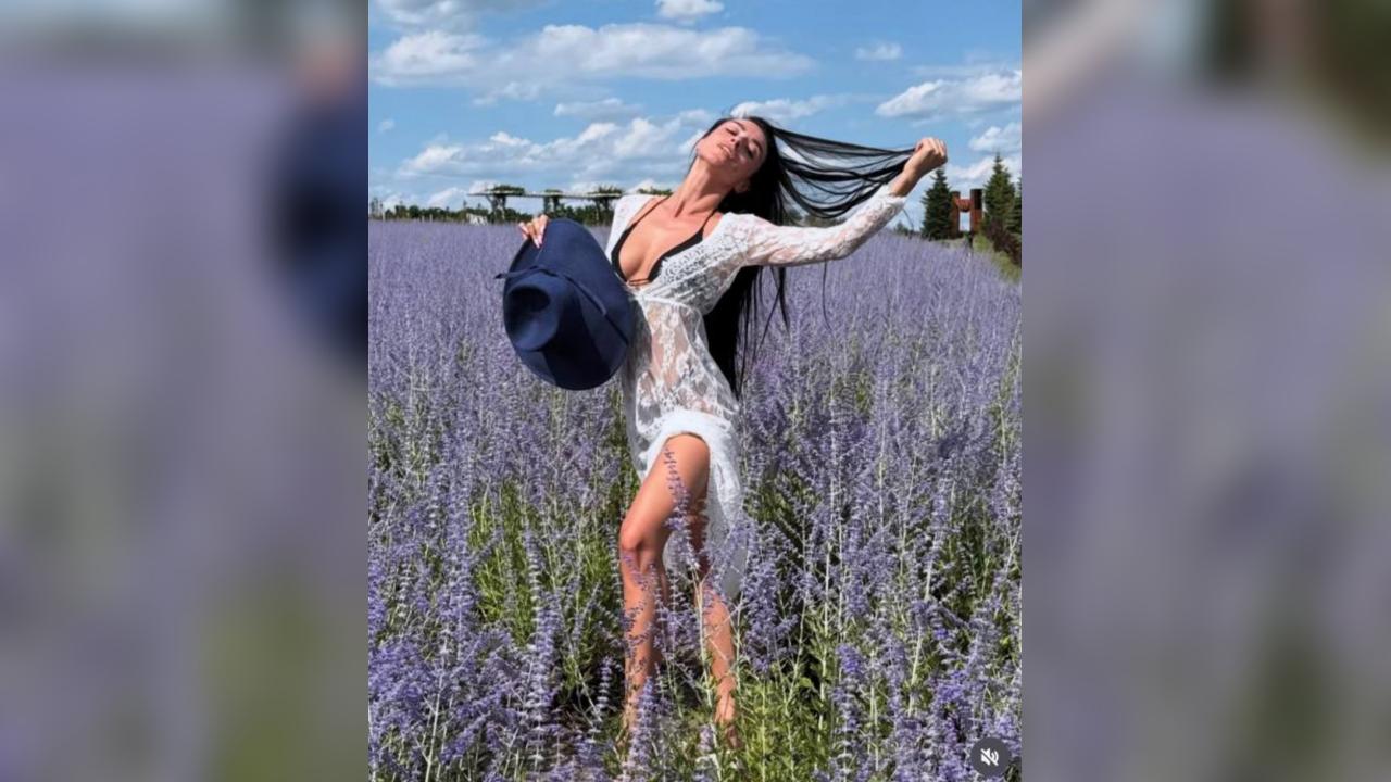 Webcam chat profile for YourDreams25