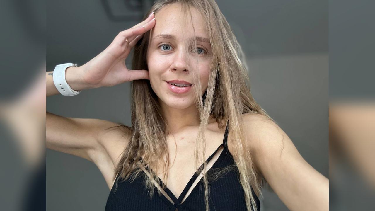 Webcam chat profile for BelleAmour: Dancing