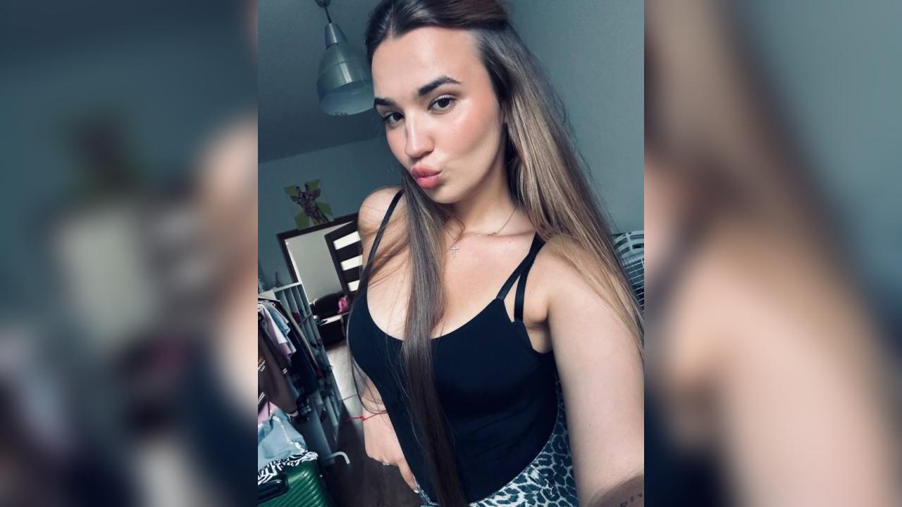 Webcam chat profile for ScarletSin