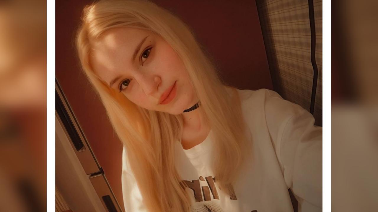 Webcam chat profile for Mirai: Ask about my Hobbies