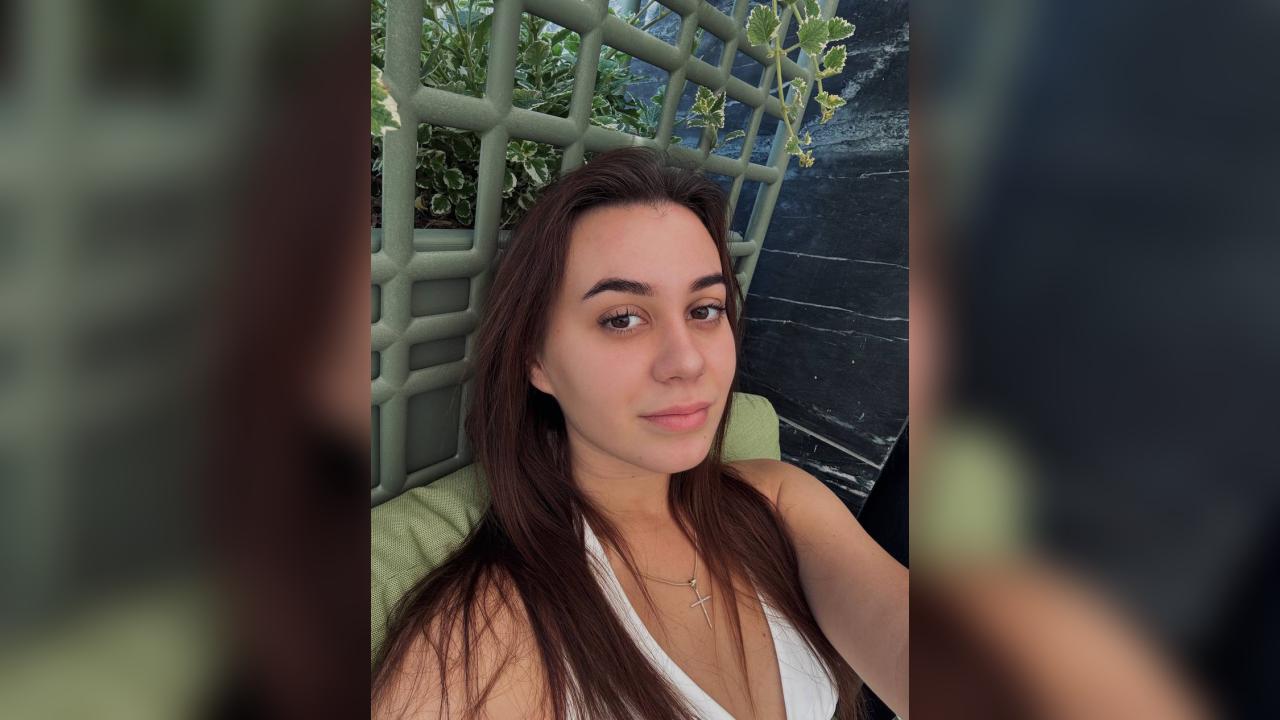 Webcam chat profile for NiaLux: Ask about my Hobbies