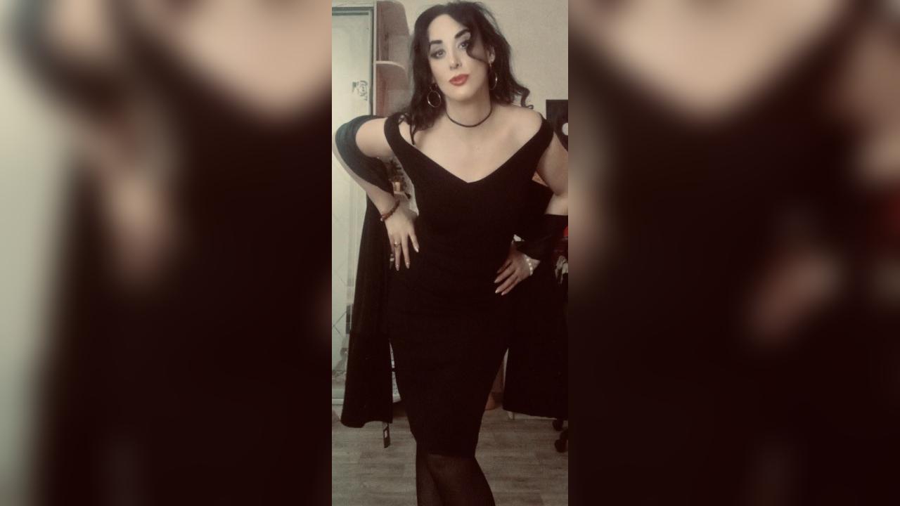 Webcam chat profile for AlyaHarper: Ask about my other interests