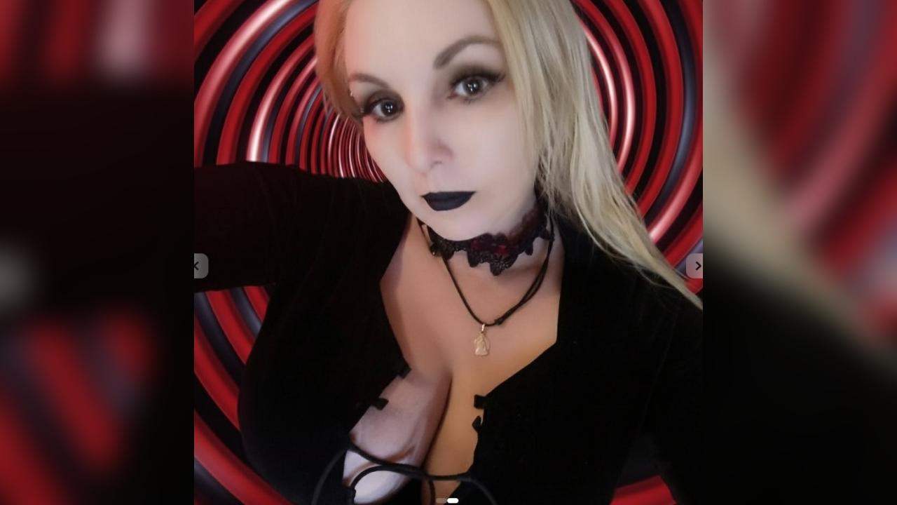Webcam chat profile for TarotSonya: Latex & rubber