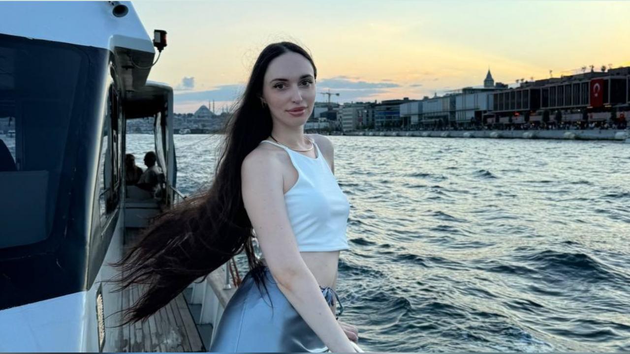 Webcam chat profile for PlayfulPixel: Exercise