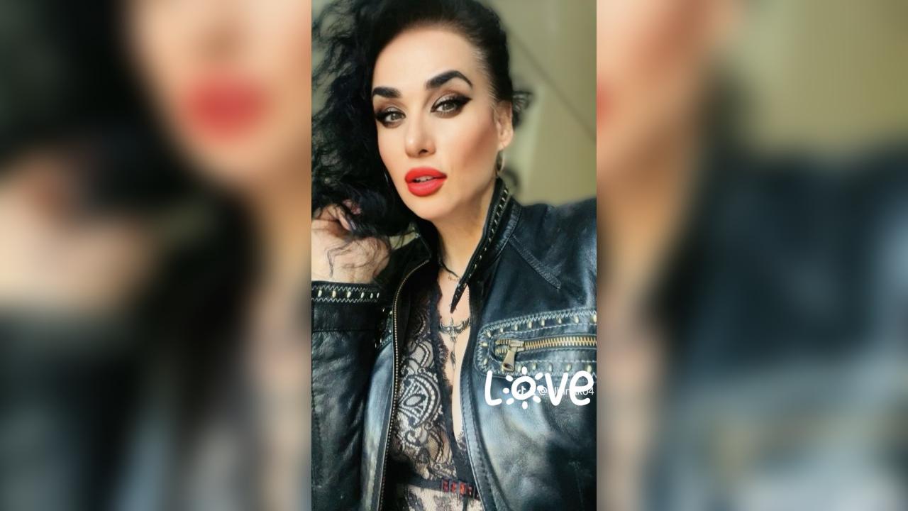 Webcam chat profile for AlyaHarper: Ask about my other interests