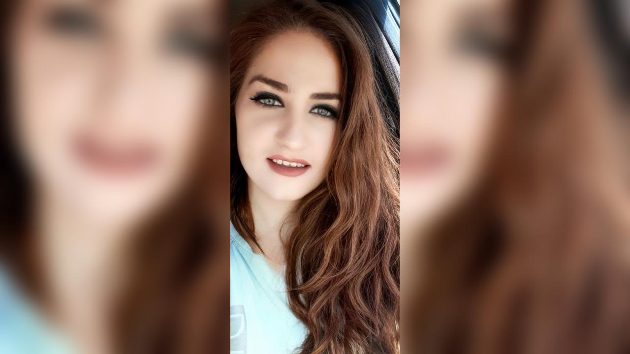 Webcam chat profile for Lyssandra: Travel