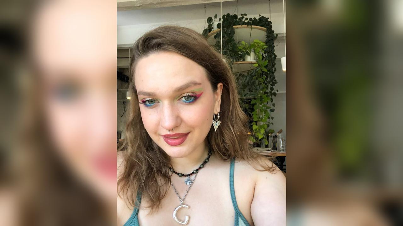 Webcam chat profile for JennyGo: Outfits