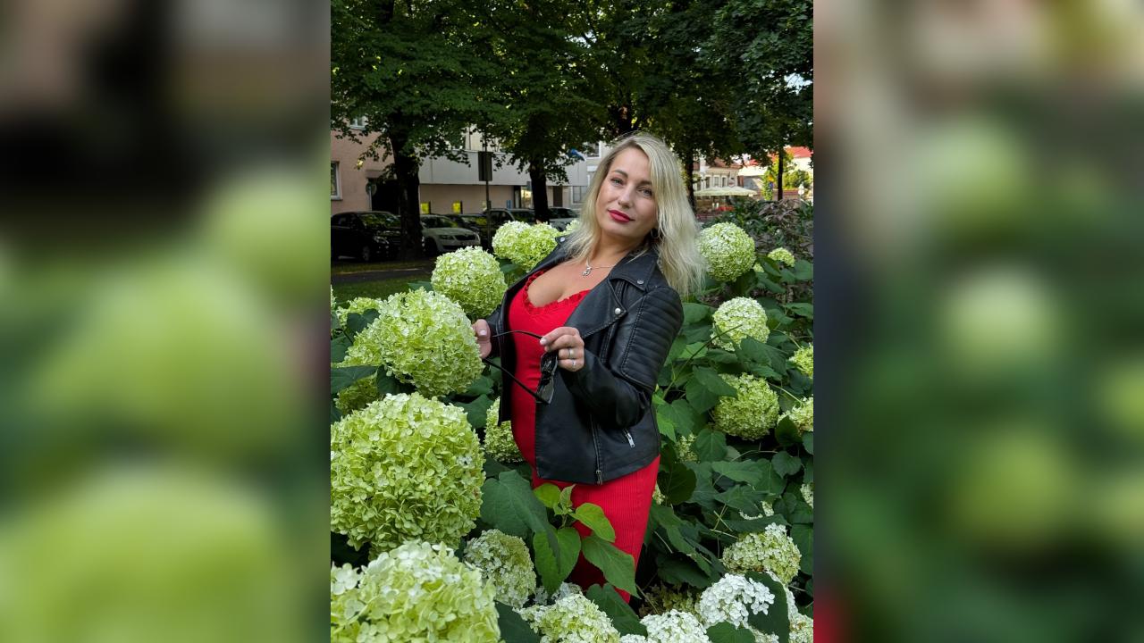 Webcam chat profile for True2Kiss: Ask about my Hobbies