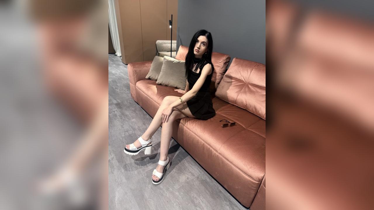 Webcam chat profile for AlisaSecrtAgent: Leather