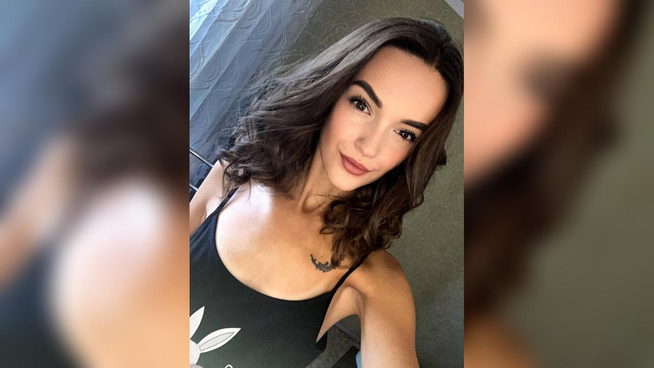 Webcam chat profile for 00FireGirl