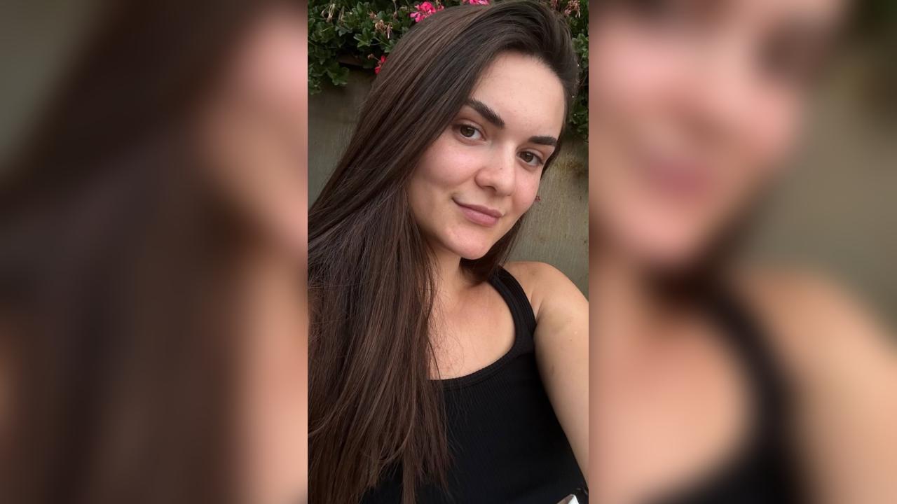 Webcam chat profile for 1Marielle: Nipple play