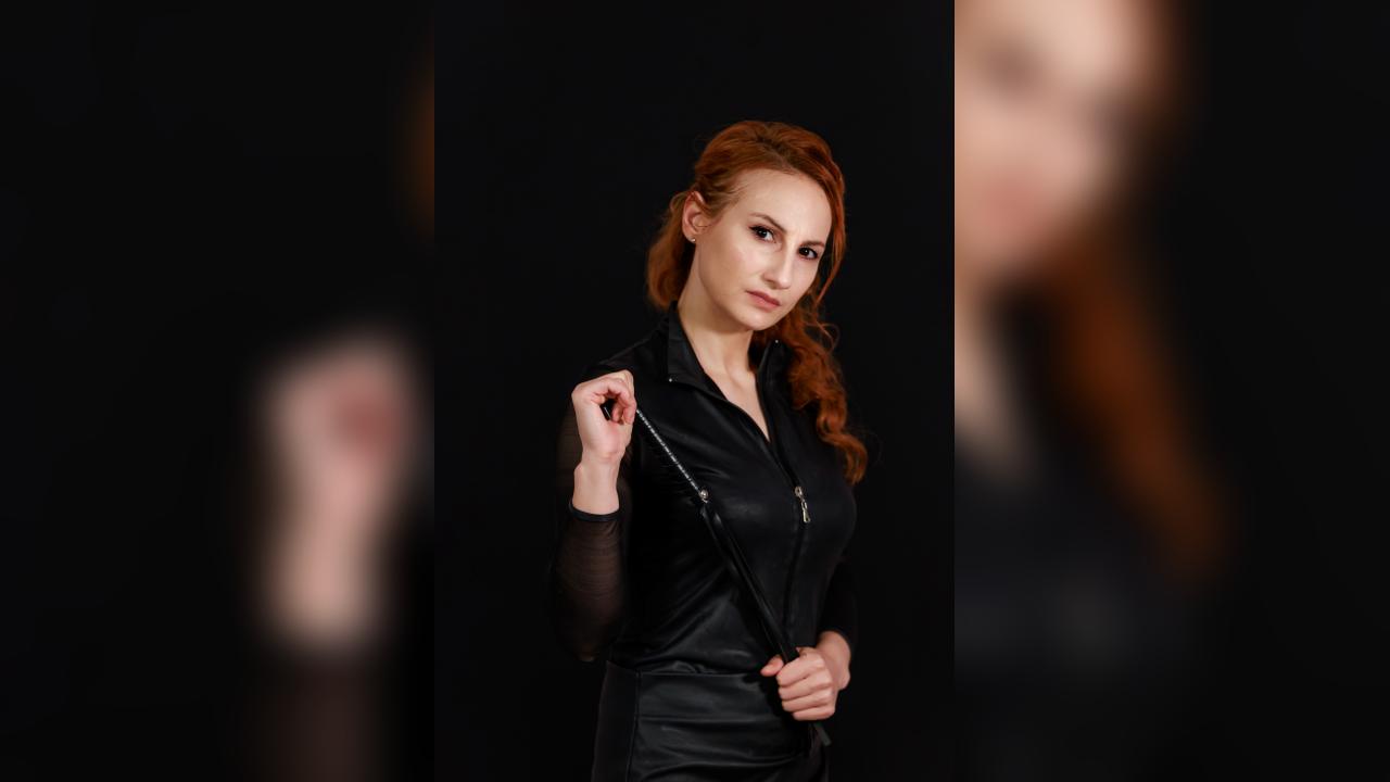 Webcam chat profile for ClaraJason: Latex & rubber