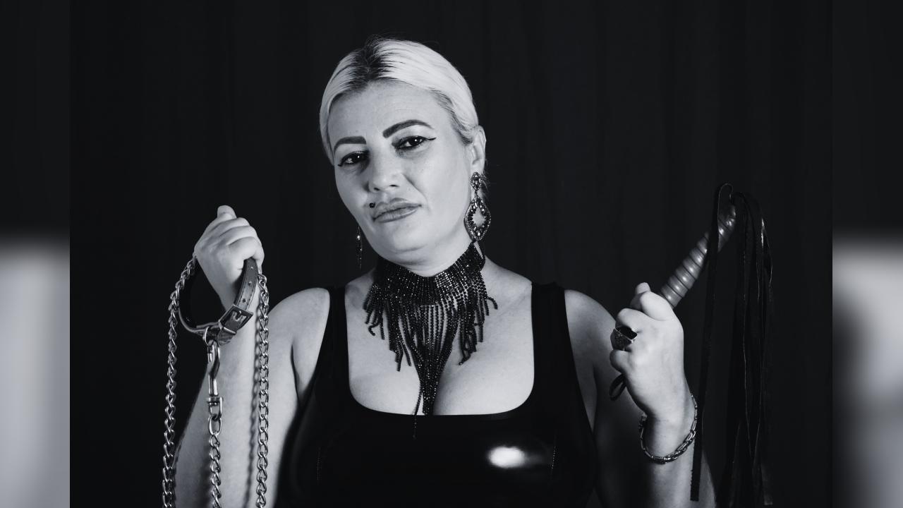 Webcam chat profile for DominatrixDemi: Dominatrix