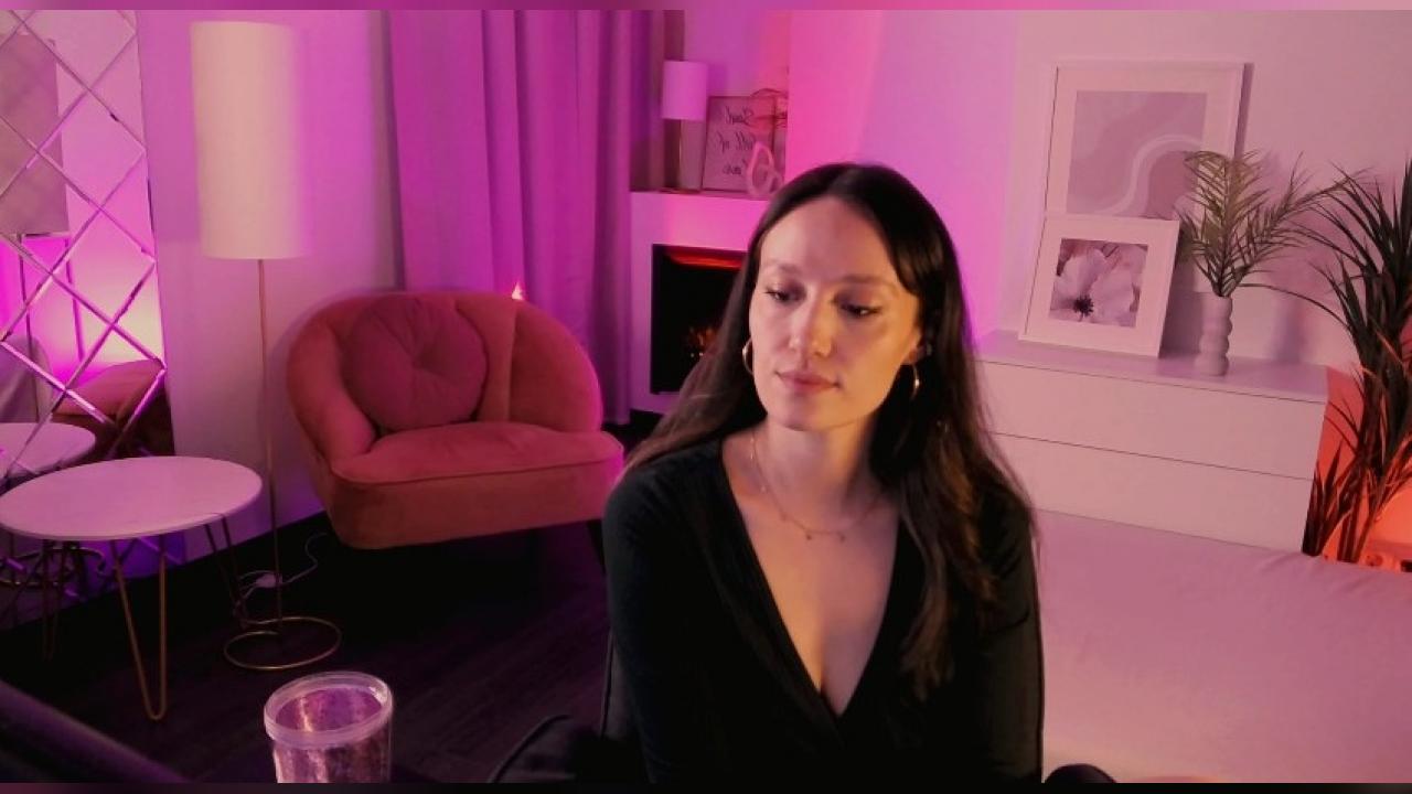 Webcam chat profile for AgnesGoddes: Legs, feet & shoes