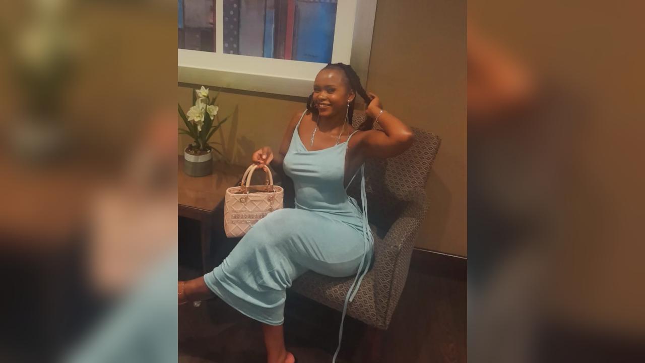 Webcam chat profile for Trixiex28: Legs, feet & shoes