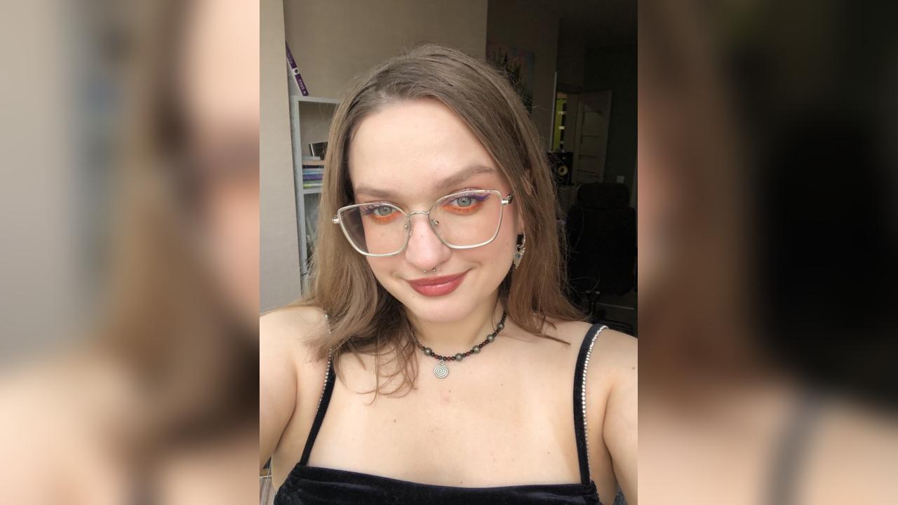 Webcam chat profile for JennyGo: Outfits