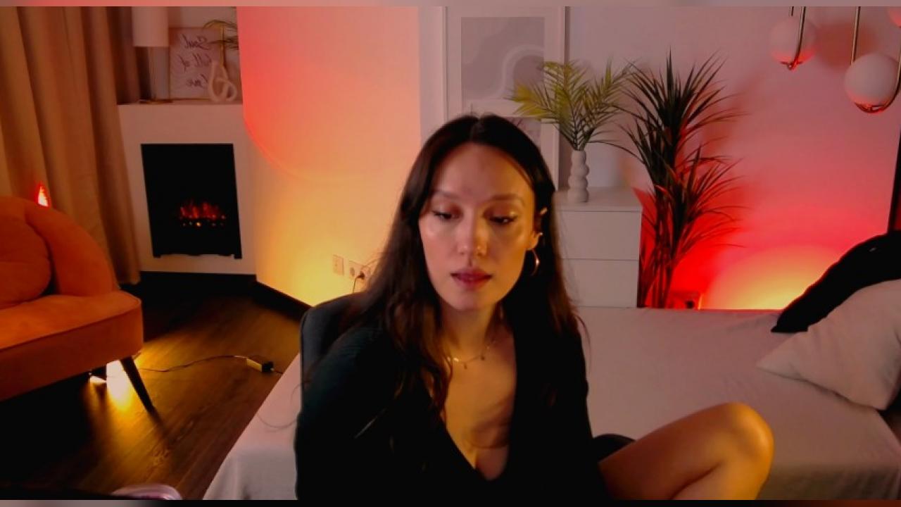 Webcam chat profile for AgnesGoddes: Legs, feet & shoes