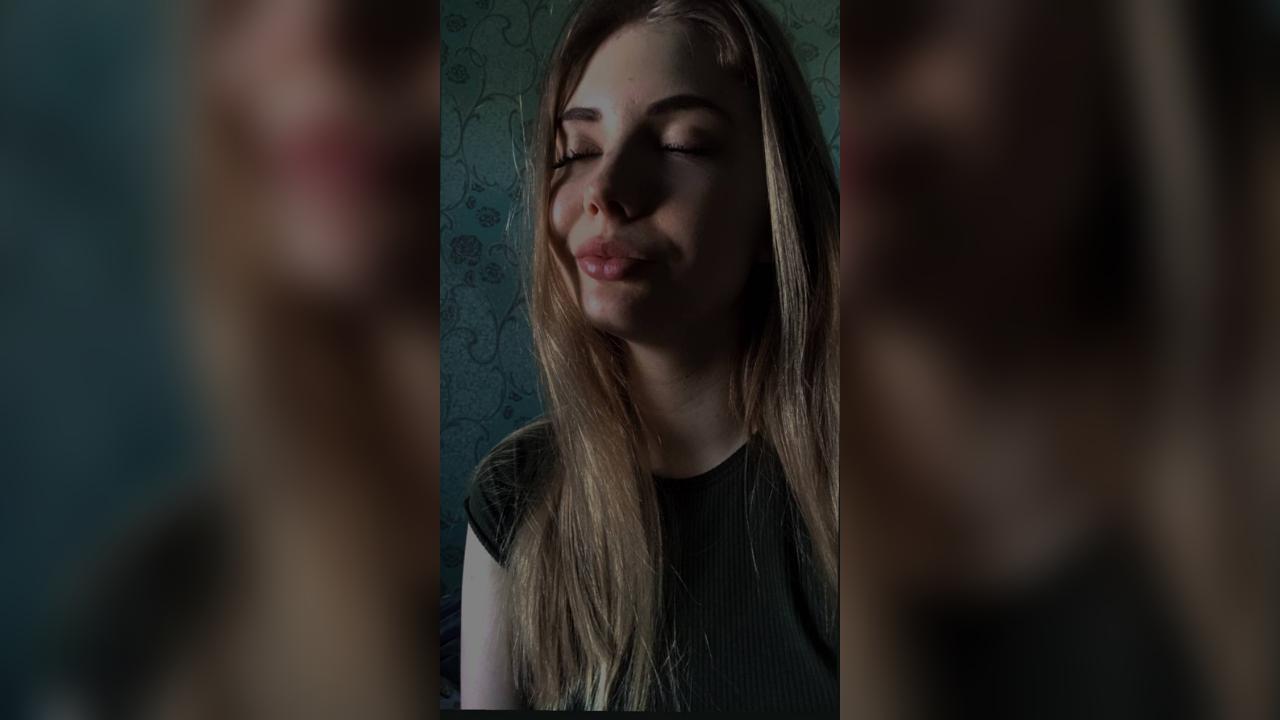 Webcam chat profile for SweetLiiliana