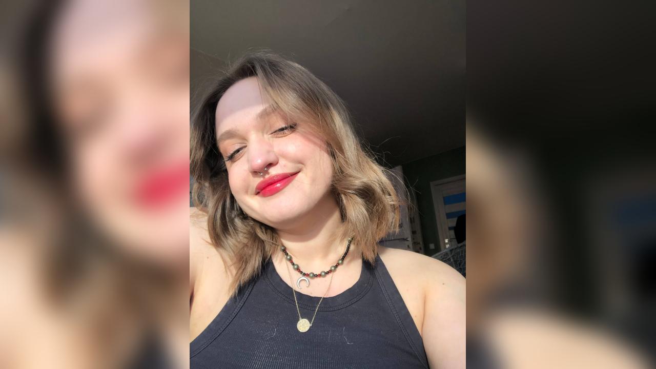 Webcam chat profile for JennyGo: Outfits