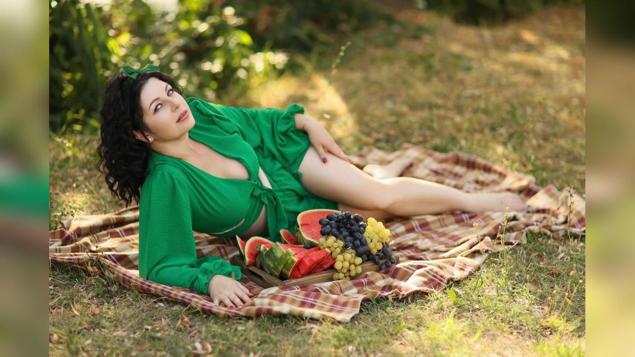 Webcam chat profile for NinaS25: Lingerie & stockings