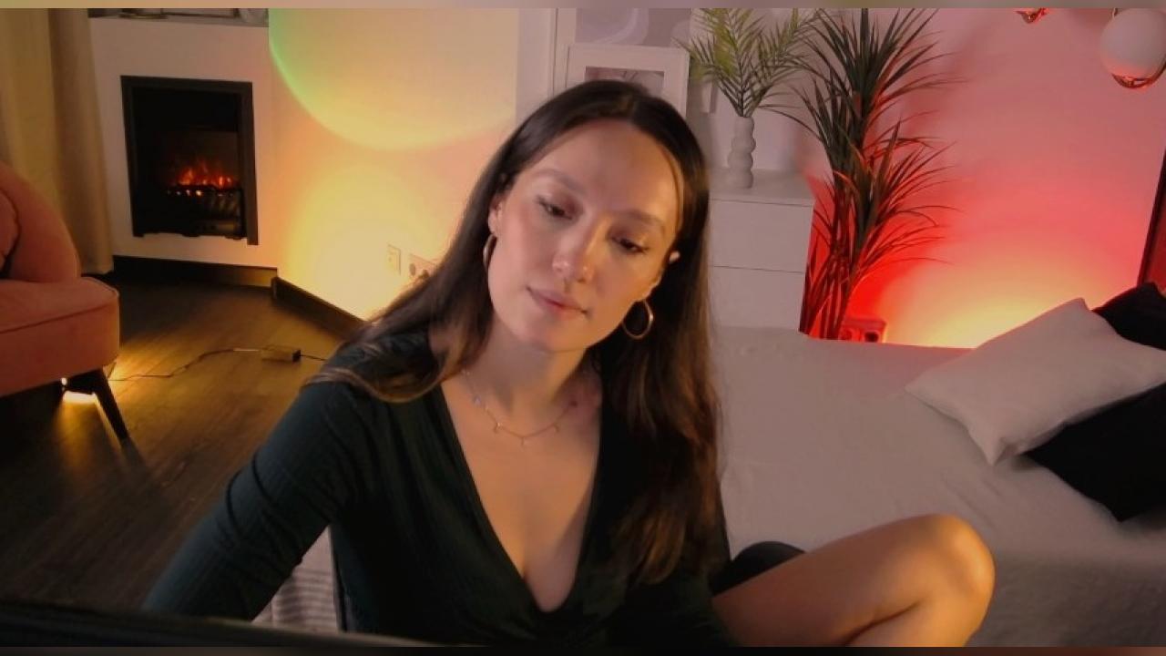 Webcam chat profile for AgnesGoddes: Legs, feet & shoes