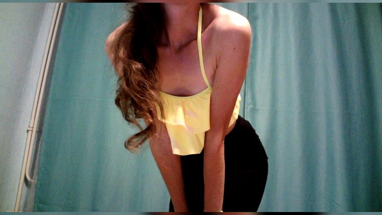 Webcam chat profile for Famefortune: Dancing