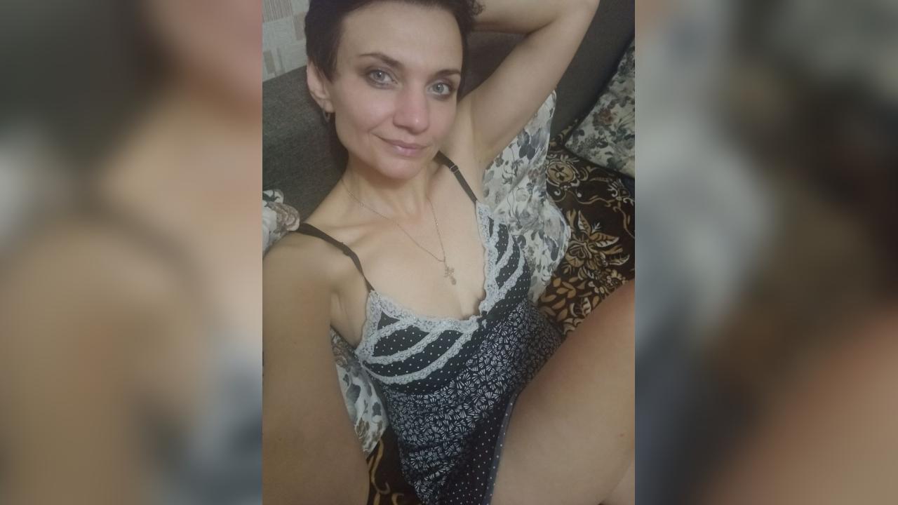Webcam chat profile for AngieShae: Ask about my other interests
