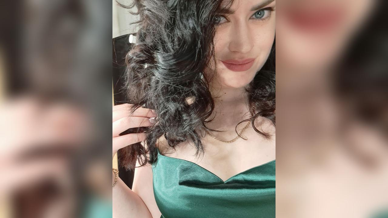 Webcam chat profile for Vikoniya: Music