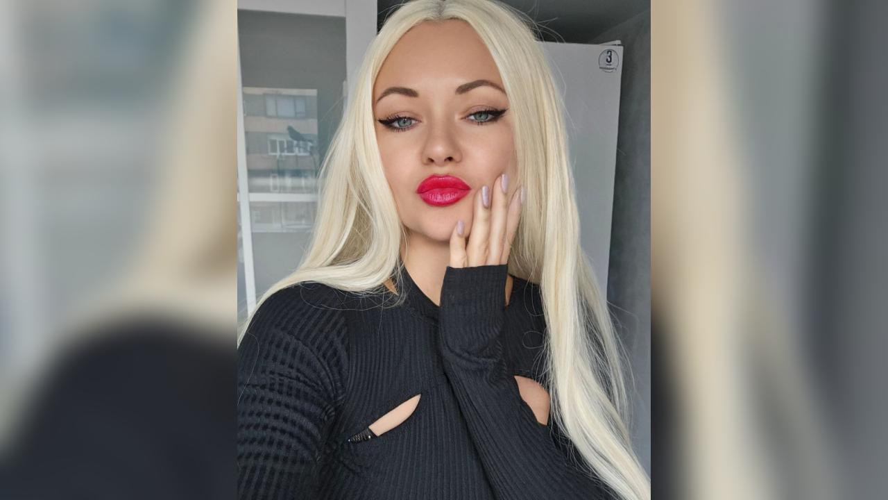 Webcam chat profile for CharmMajesty: Bondage & discipline
