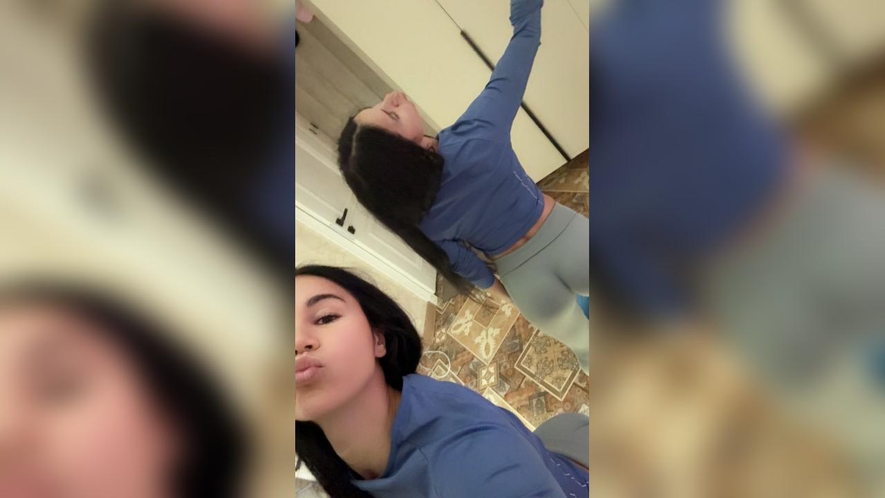 Webcam chat profile for deserFlower: Dancing