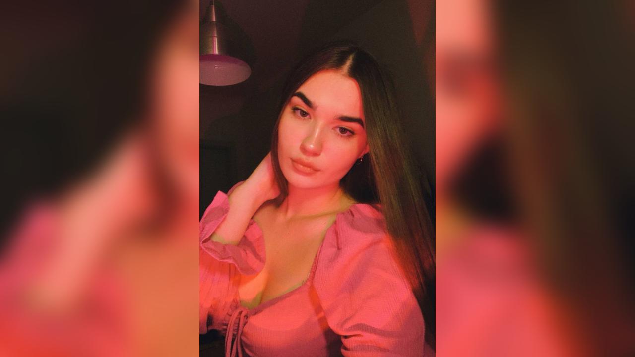 Webcam chat profile for SKarlet: Ask about my Hobbies