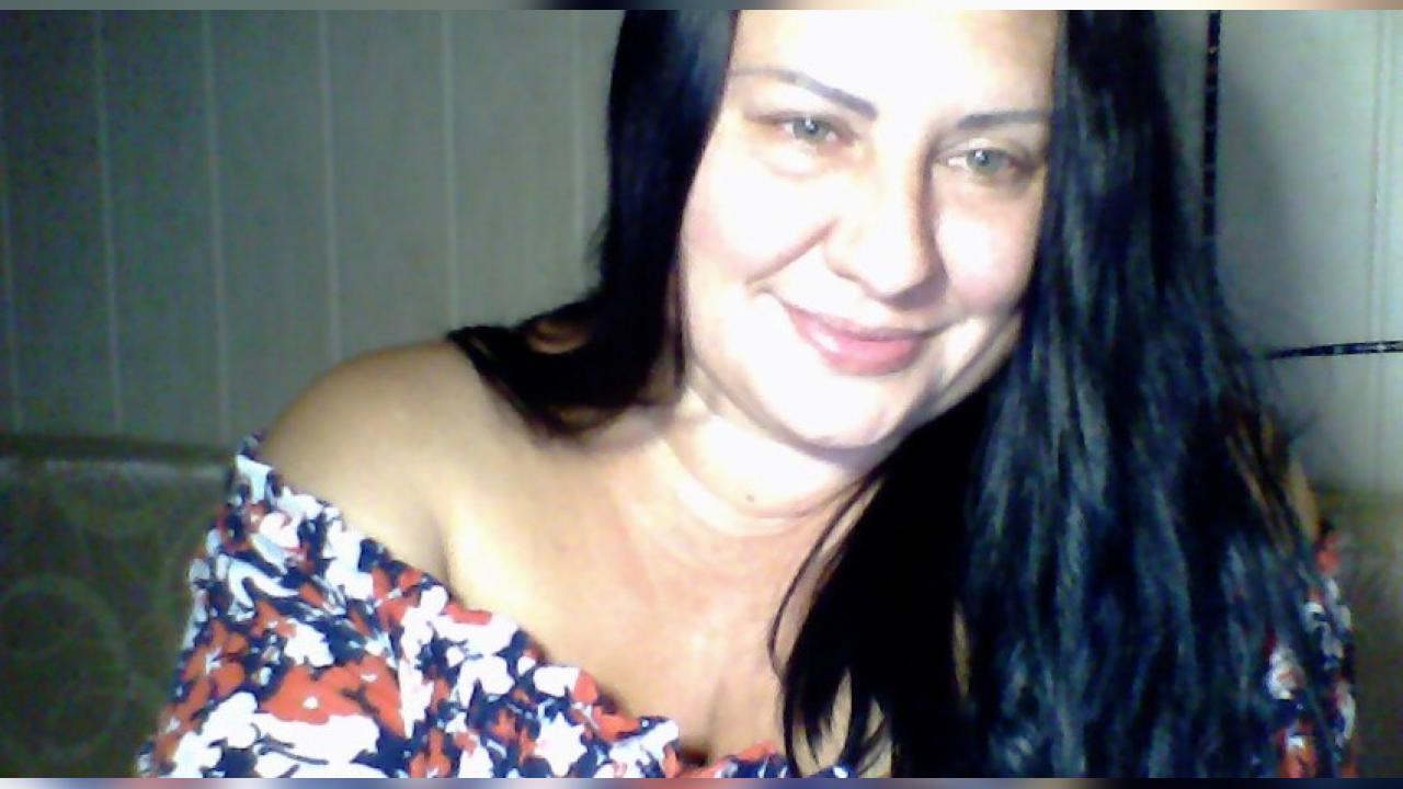 Webcam chat profile for Lina41: Smoking