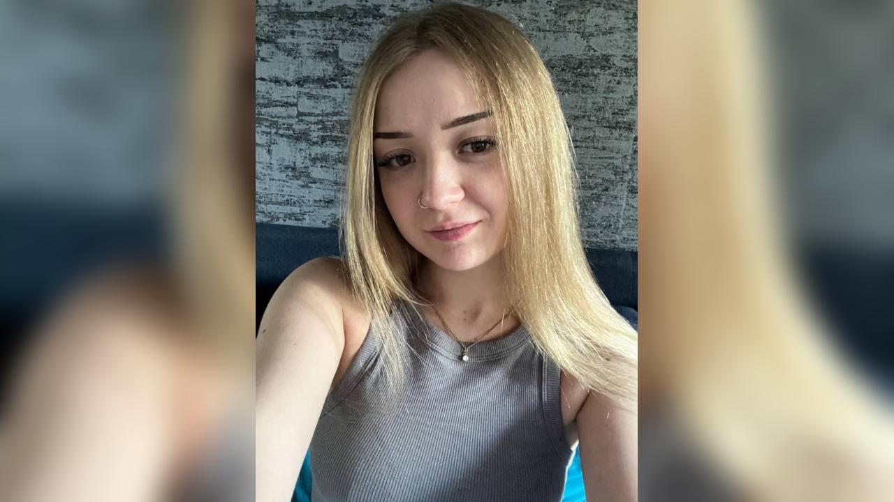 Webcam chat profile for SilkenWish: Ask about my Hobbies