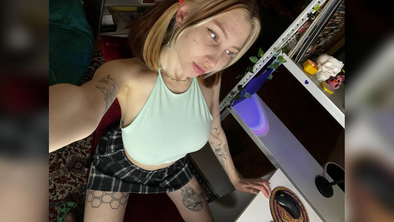 Webcam chat profile for NicoleMoonlight: Leather