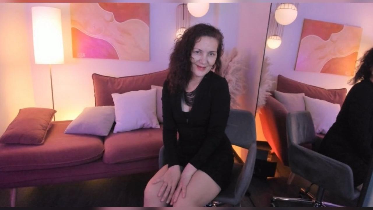 Webcam chat profile for IreneMarlow: Legs, feet & shoes