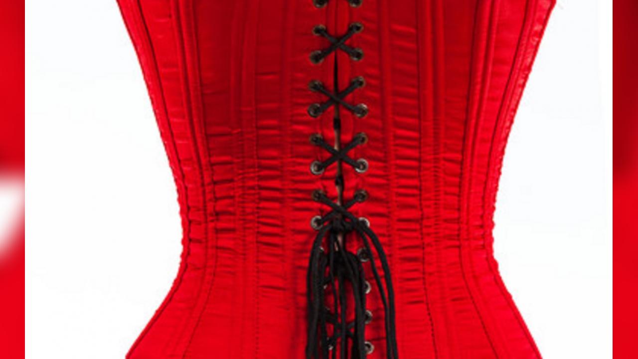 Webcam chat profile for MissDesire: Foot fetish