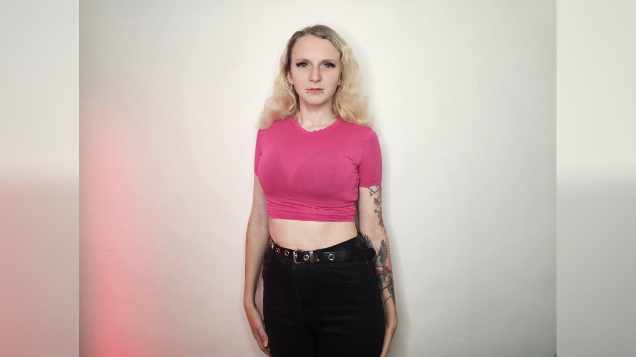 Webcam chat profile for LikaNike: Leather