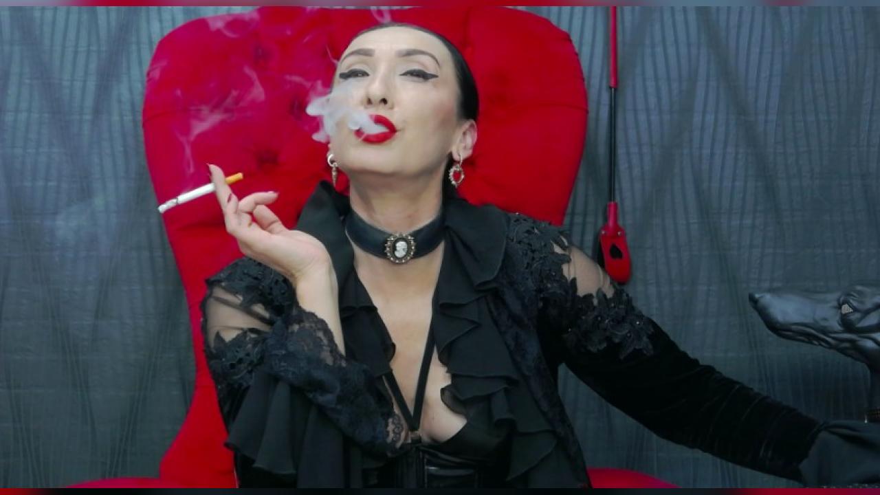 Webcam chat profile for DoraMoore: Dominatrix